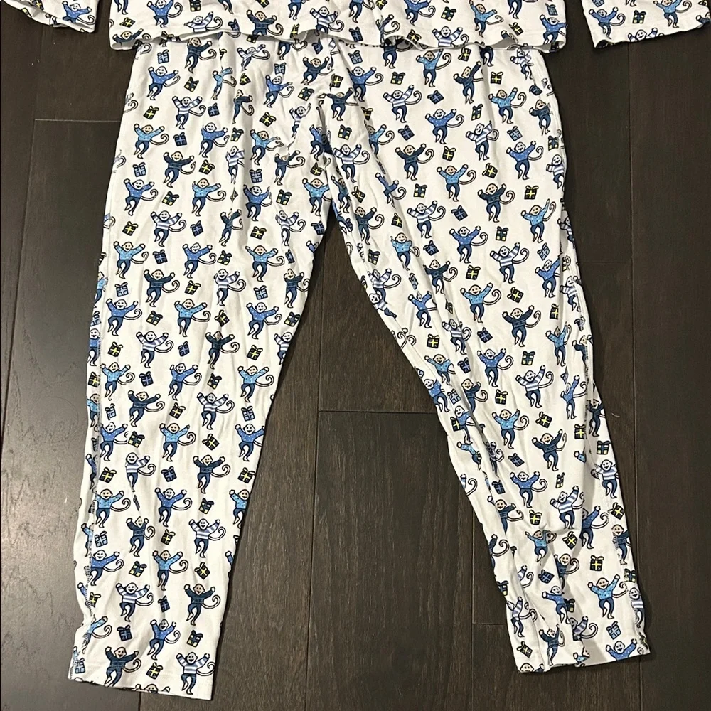 Roller Rabbit White and Blue Patterned Pajama Set - Picture 2 of 3